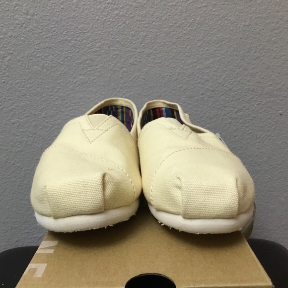 Women’s Toms Classic - Picture 4 of 5